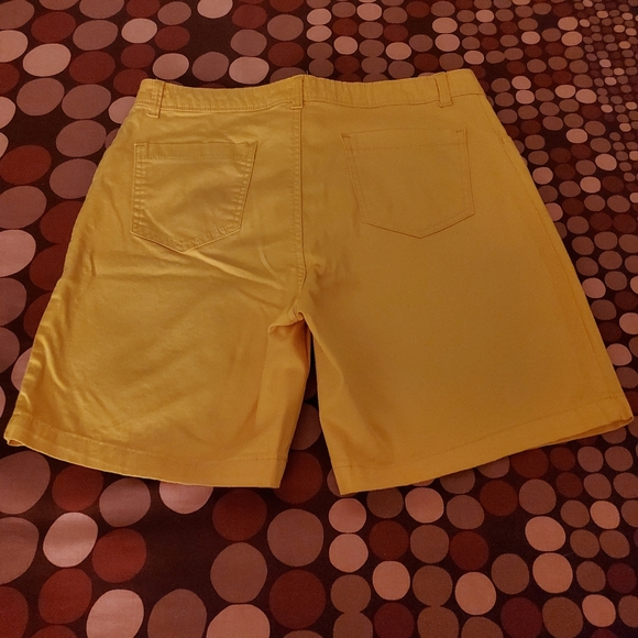 Riders by Lee Peach Shorts - Picture 2 of 2